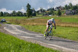 policjant podczas wyścigu tour de pologne
